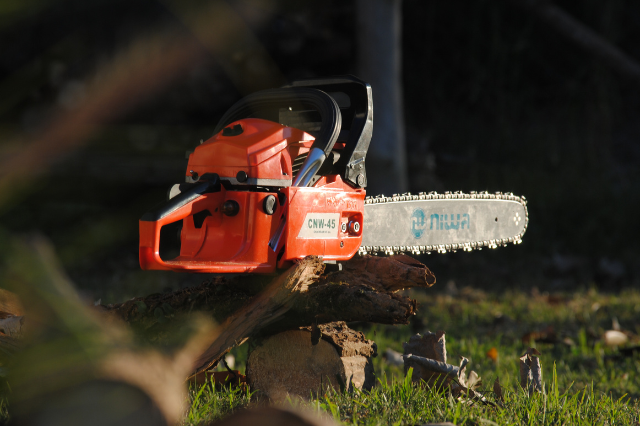 Tree felling equipment